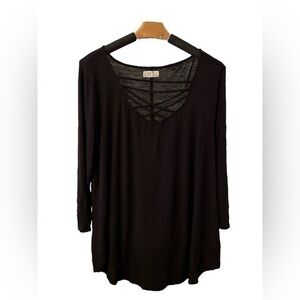 Maurice’s xl black top with cute chest detail